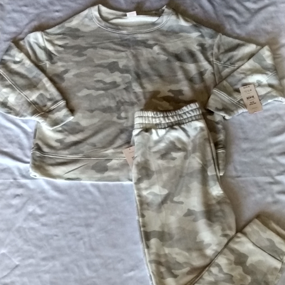 Women's sleepwear set
